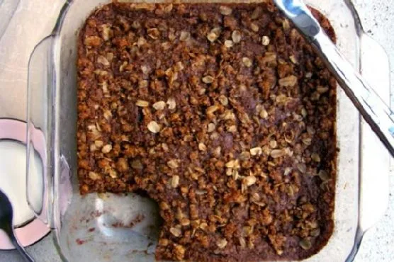 Кофейный торт с малиной и грецкими орехами