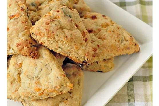 Соленые сырные сконы с укропом