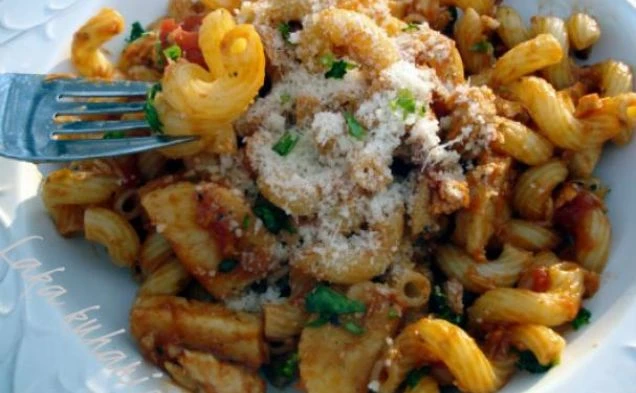 Паста Кavatappi с лососем и крабовыми палочками — рецепт с фото